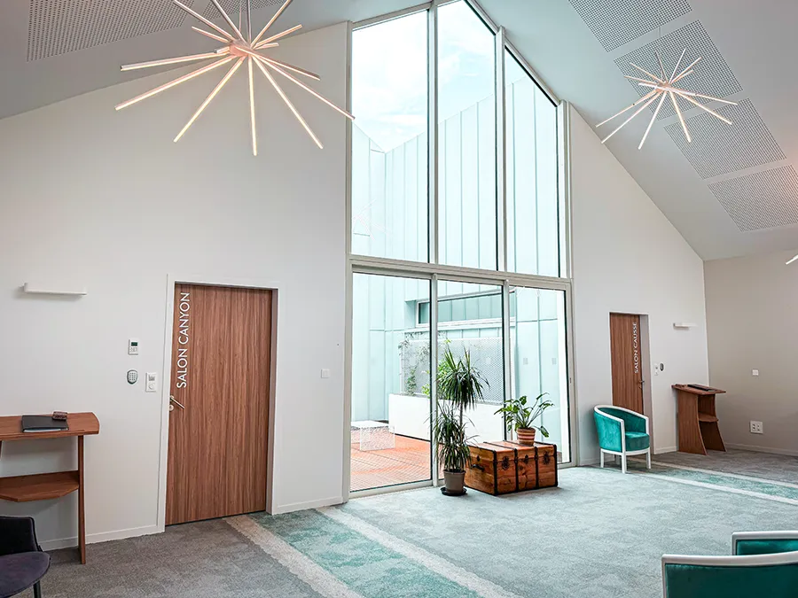 Intérieur de l’agence du Centre Funéraire Ferrand à Bozouls